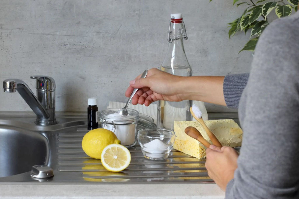 Cleaning Tips with Vinegar and Baking Soda